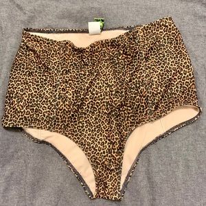 VGUC Old Cheetah Print Kortni Jeane Bottoms